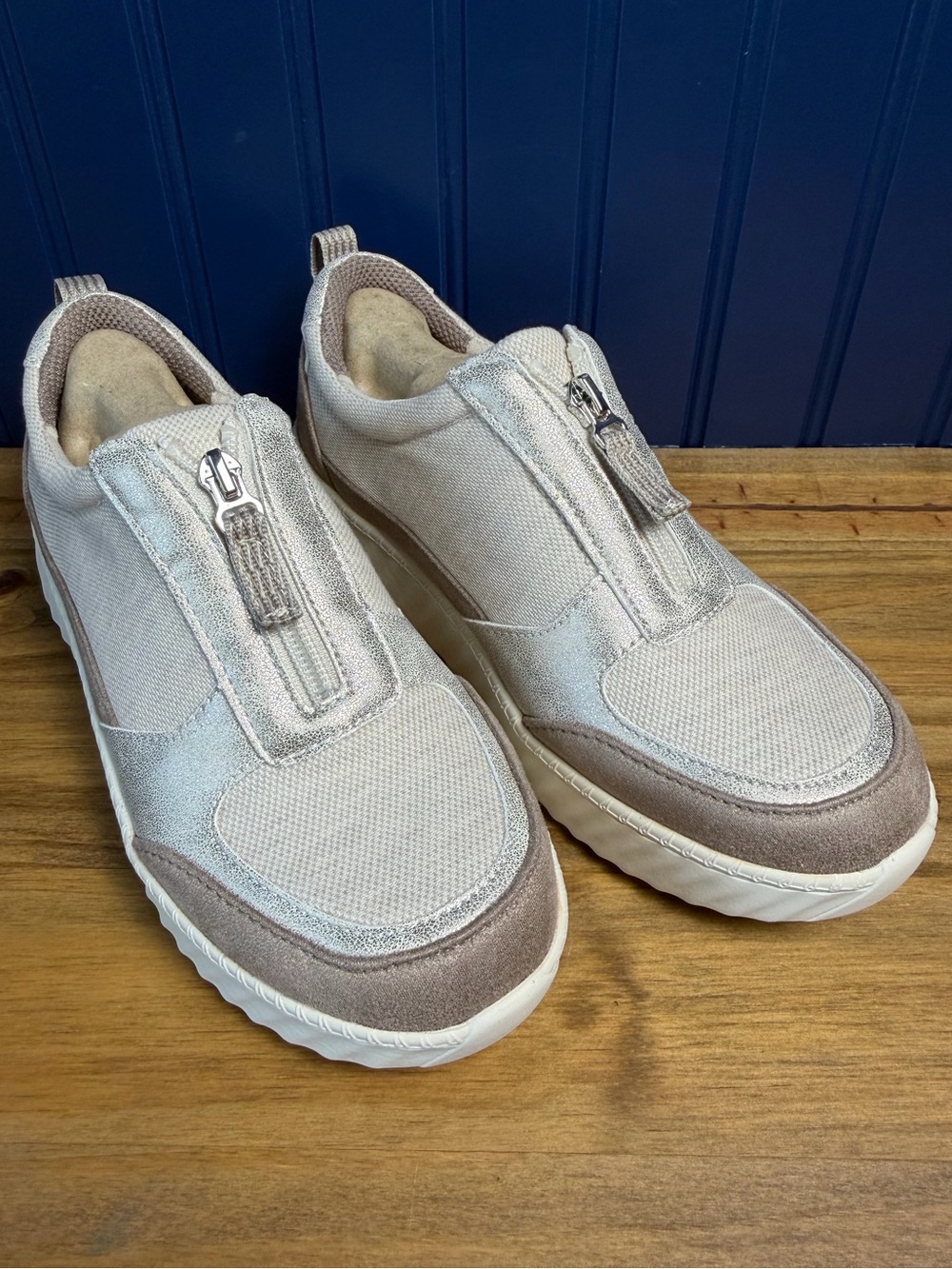 LifeStride Winner Zip Sneakers Taupe Silver Platform Size 6